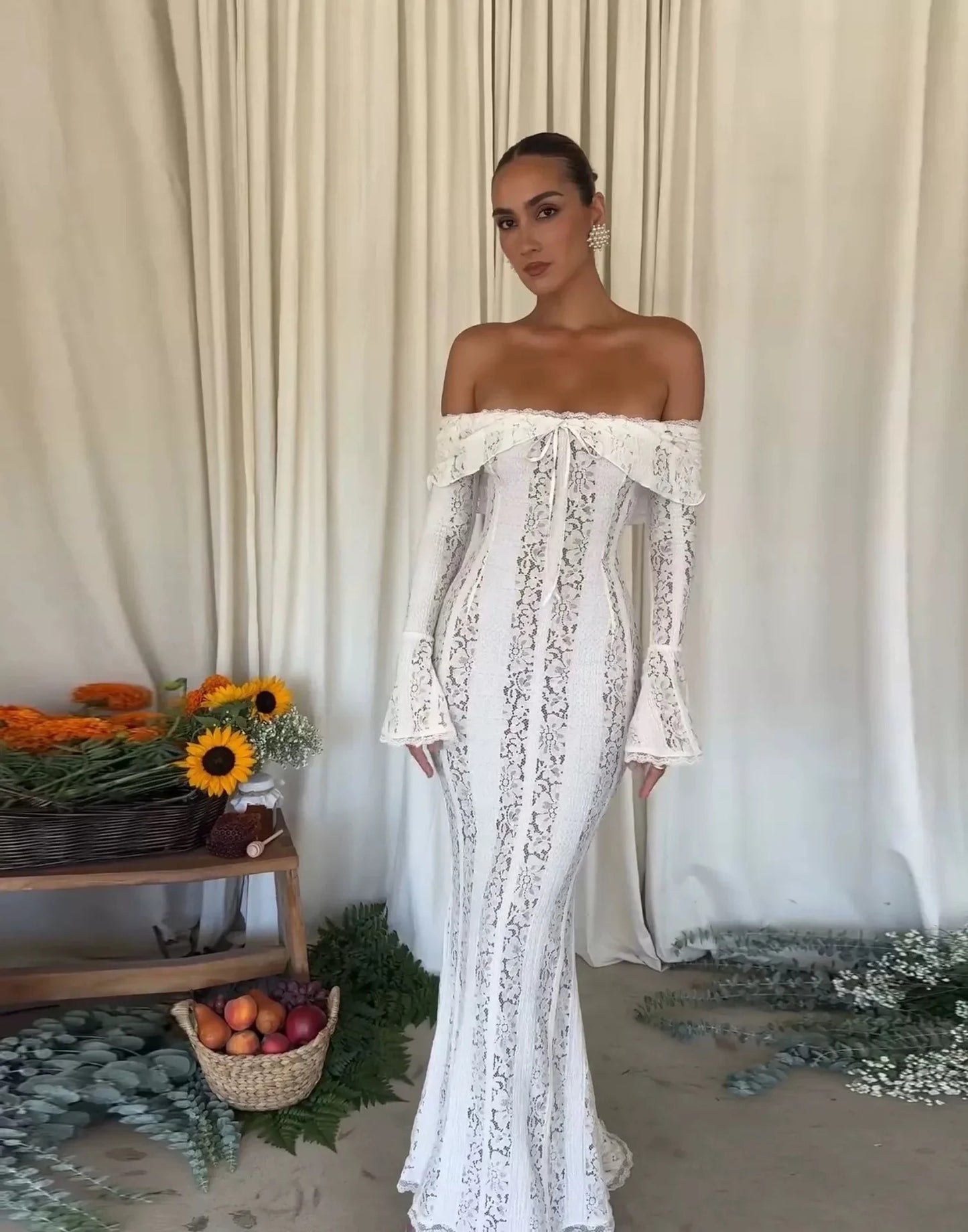 black lace maxi dress Off Shoulder Long Flare Sleeves sexy Evening gown zipper back mermaid gown New high fashion dress women